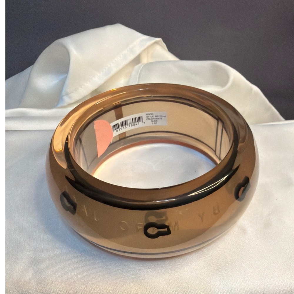 Marc by Marc Jacobs Nude Resin Bangle Bracelet M5121140 Amber Keyhole Logo
